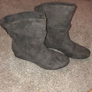 X-Appeal Grey Boots